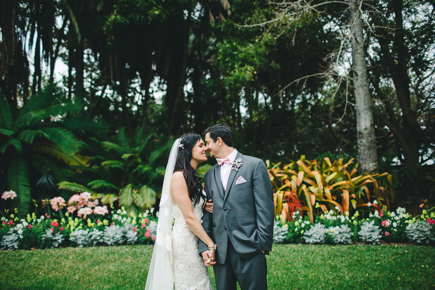 Garden wedding photos at gorgeous wedding venue in Sarasota, Florida