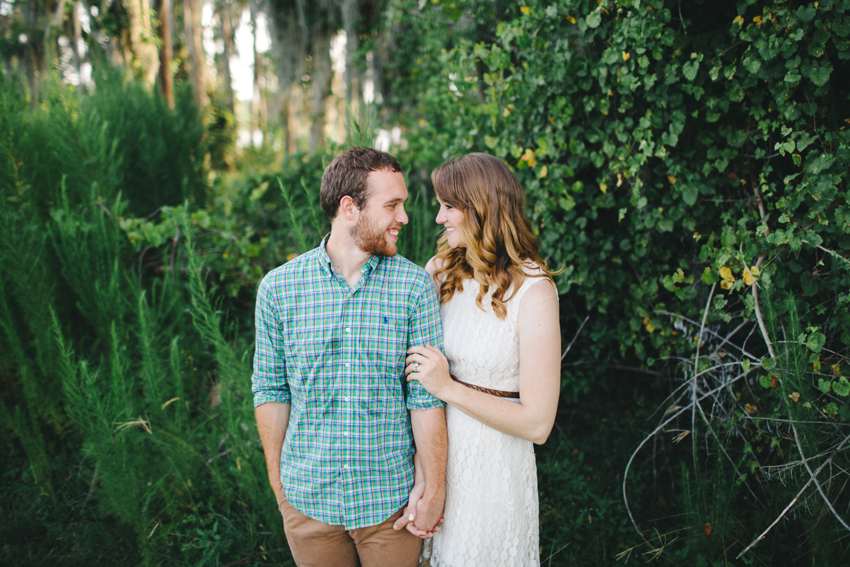 Adorable outdoor engagement session poses and moments