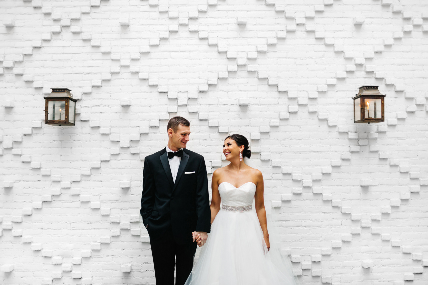 Modern and stylish downtown Tampa wedding at the Oxford Exchange