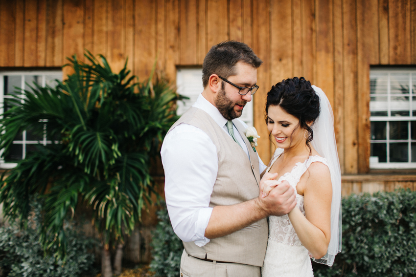 Candid and creative wedding photography at the eclectic Postcard Inn wedding venue