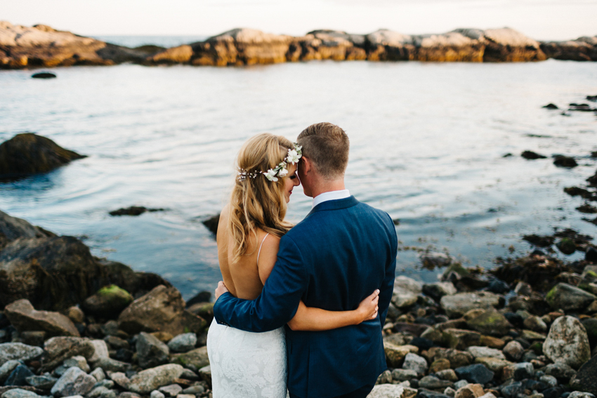 Romantic natural wedding photos on the rocky coastal cliff walk in Newport Rhode Island by destination wedding photographer Renee Nicole Photography
