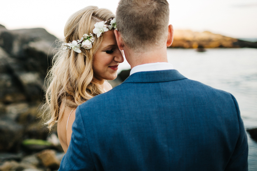 soft natural light wedding photos at the golden hour of sunset in New England by Renee Nicole Photography