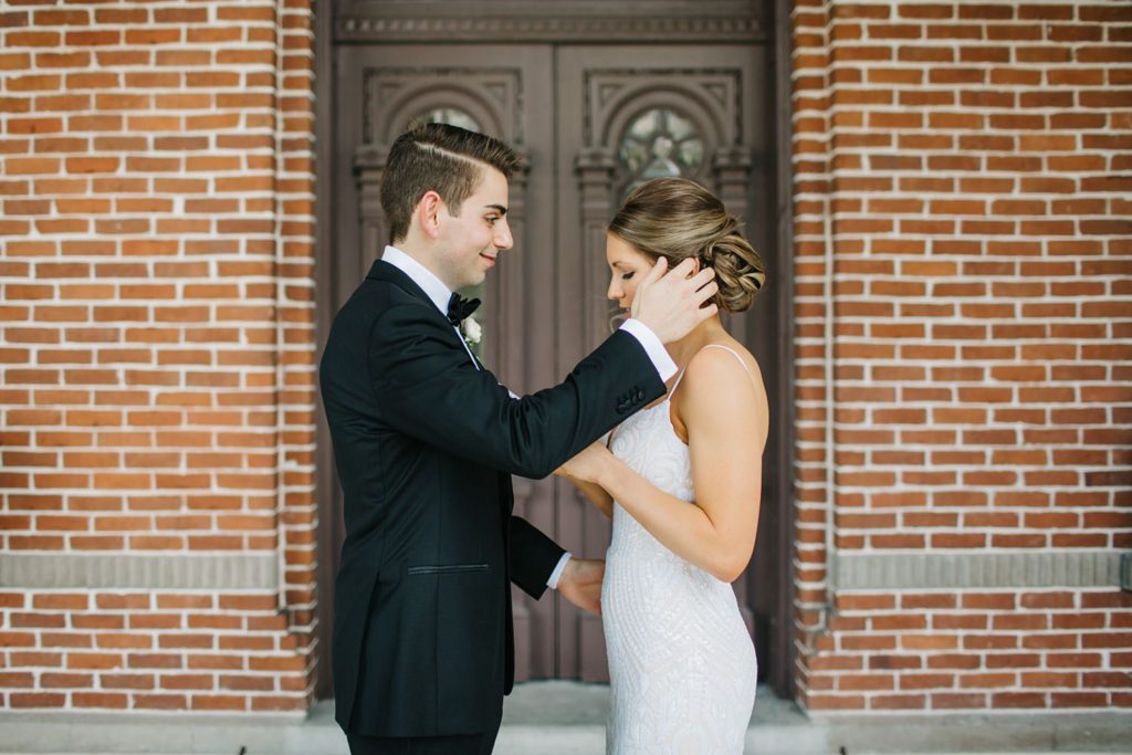 a wedding first look in downtown tampa