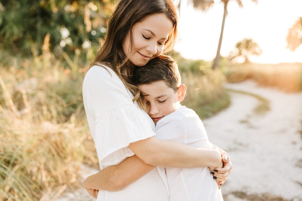 sweet candid family photographer in st. pete